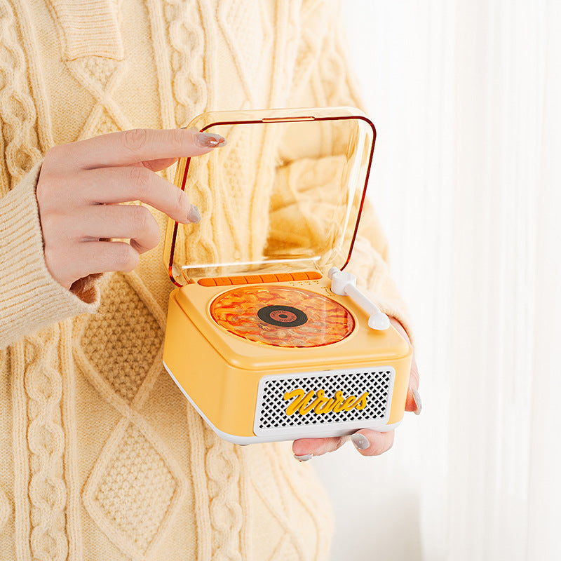 Retro white noise Bluetooth speaker wireless small high pitched vinyl record speaker